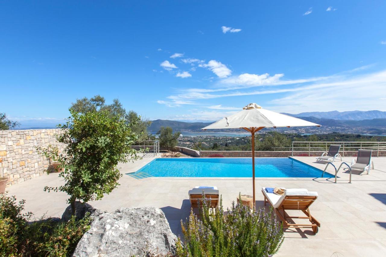 Alivia Lefkas Luxury Villas Apolpaina ภายนอก รูปภาพ