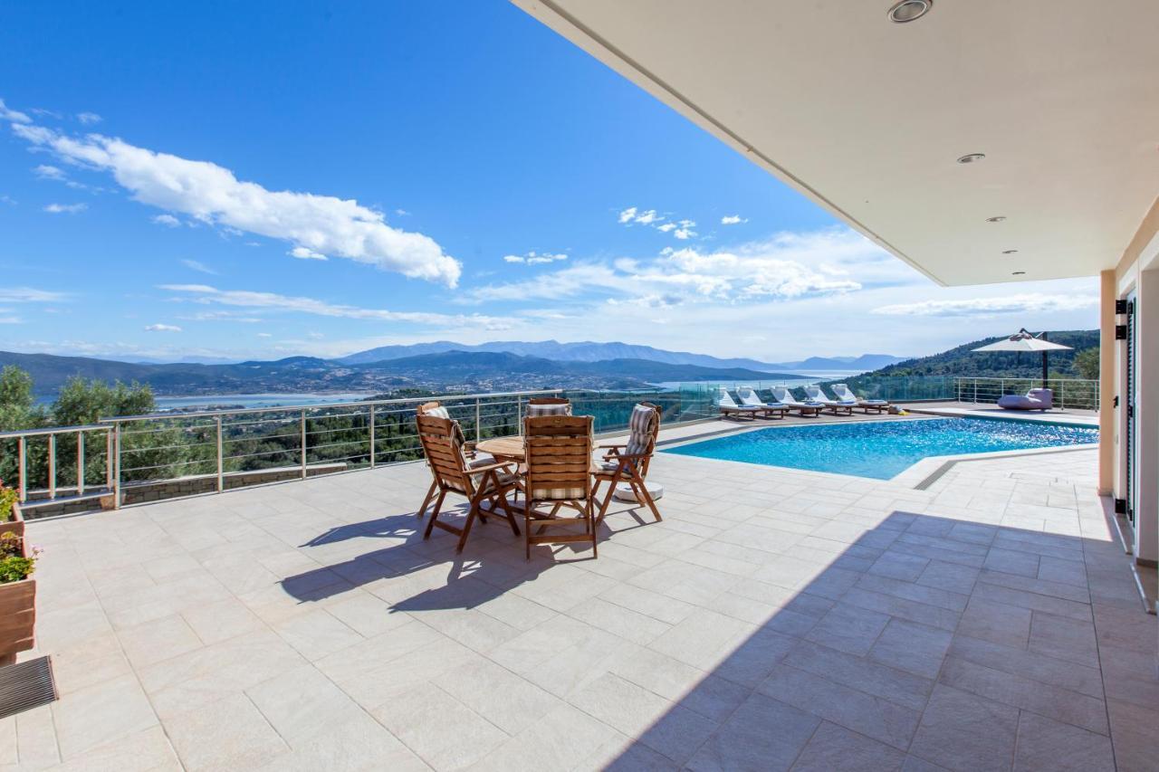 Alivia Lefkas Luxury Villas Apolpaina ภายนอก รูปภาพ